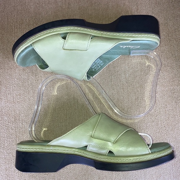 CLARKS Light Green Leather Open Toe Slip On 70567 Sandals - Picture 7 of 10